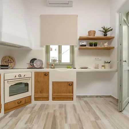 Aegean White Apartment Naxos City