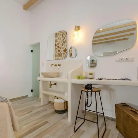 شقة Aegean White *